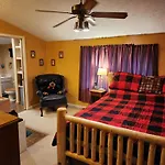 Cozy Creek Cabin