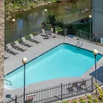 Peaceful River View Cedar Lodge 604