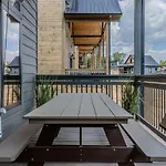 Family Cabin With Pool - Gym - Hot Tub - Game Room
