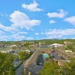 Skyburst - Relax & Play! Pool, Hot Tub, Games & Theater Room