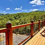 Smoky Best - Mountain Top Hideaway