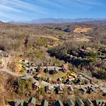 Bear Cove By Avantstay Hot Tub Pool Table