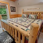 Sugar Bear Mountain Hideaway