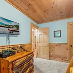 Sugar Bear Mountain Hideaway