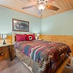 Sugar Bear Mountain Hideaway
