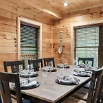 Happy Bear Lodge