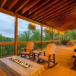 Wanderer By Avantstay Sleeps 26 A Custom Smokies Cabin