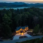 Treehouse River Lodge
