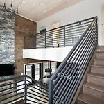 Stunning Heights Retreat Hot Tub, Mtn Views And More