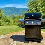 Belltop: Mountaintop Retreat With Best Views In Tn