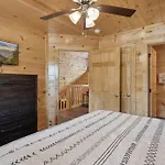 You Are My Sunshine - 3 Bedroom Cabin - Downtown Pigeon Forge!!