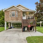 Charming 2 Bed Oasis With River Access Hot Tub And Outdoor Fun Sleeps 6 Comfortably