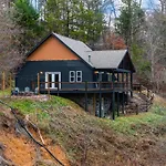 Modern Cabin Retreat