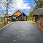 Modern Cabin Retreat