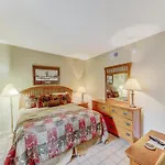 Whispering Pines 424