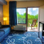 Country Cascades Waterpark Resort