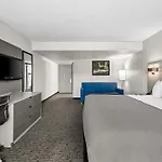 Quality Inn & Suites At Dollywood Lane