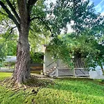 Steps Away From Pf Parkway, Pet Friendly, Hot Tub!