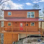 Bear Hug Hideaway Cabin