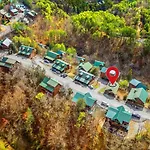 Starry Mountain View- Hot Tub - Pool Table - Prime Location