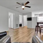 2Br Rustic Cabin With Views And Parking