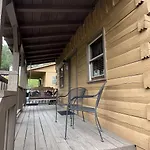 Homey Cabin With Mountain Views