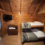 Homey Cabin With Mountain Views