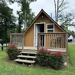 Cozy Cabin Near Dollywood With Parking