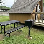 Rustic Cabin With Mountain Views And Parking