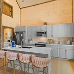 The Charlotte Cabin Hot Tub Fireplace Multicade