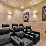 Honeybear Hideaways - Luxury And Spacious Cabin In Smoky Mountain With Indoor Pool, Hot Tub And Game Room