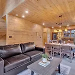 Honeybear Hideaways - Luxury And Spacious Cabin In Smoky Mountain With Indoor Pool, Hot Tub And Game Room