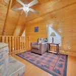 Ern832 - Lakeside Hideaway - Great Location! Close To All The Action! Cabin