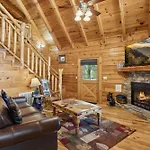 Are We Bear Yet Rustic 1Br Cabin With Hot Tub Pools & Fireplace1 Mile From Parkway