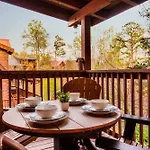 Quaint & Cozy - Great Location - Hot Tub - Bbq