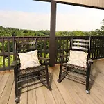 Pinnacle View 7A - Three Bedroom