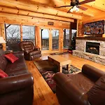 Rising Eagle Lodge - Eight Bedroom
