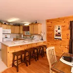 Pinnacle View 7B - Three Bedroom