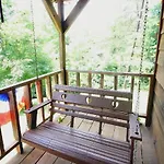 Hartman Hideaway Economy Cabin