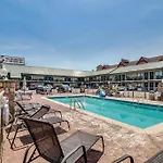 Mountain Breeze Motel