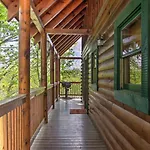 Pigeon Forge Family Cabin With Resort Pool And Hot Tub
