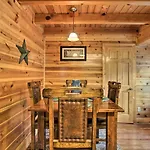 Romantic Cabin With Hot Tub In Pigeon Forge!
