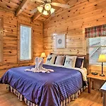 Romantic Cabin With Hot Tub In Pigeon Forge!