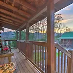 Pigeon Forge Cabin With Hot Tub And Mountain Views!