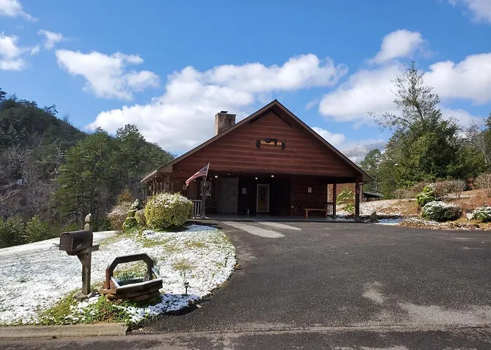 Bearfootin\' Retreat In The Great Smoky Mountains