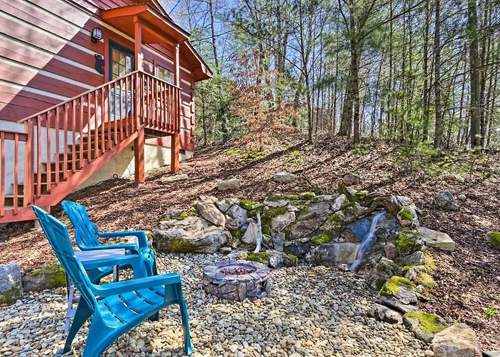 Cabin With Waterfall And Hot Tub, 1 Mi To Parkway!
