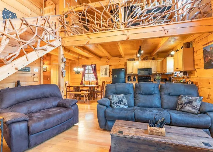 Moonshine Ridge Cabin With Hot Tub And Fire Pit