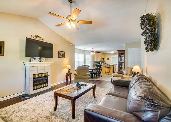 Pigeon Forge Home With Screened Porch, 3 Mi To Town!