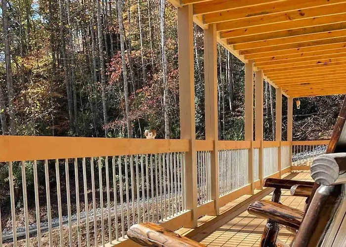 The Grand Tennessean Cabin- Four Bedroom Luxury Cabin In The Mountains