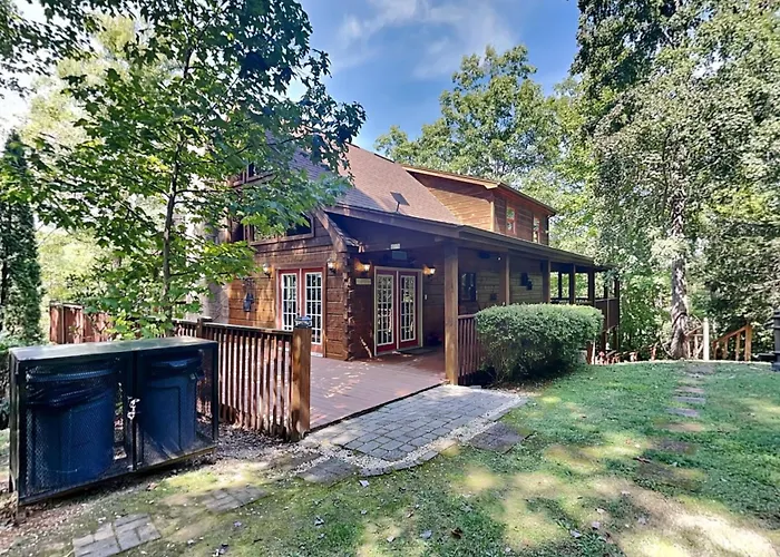 Lazy Cub Lodge